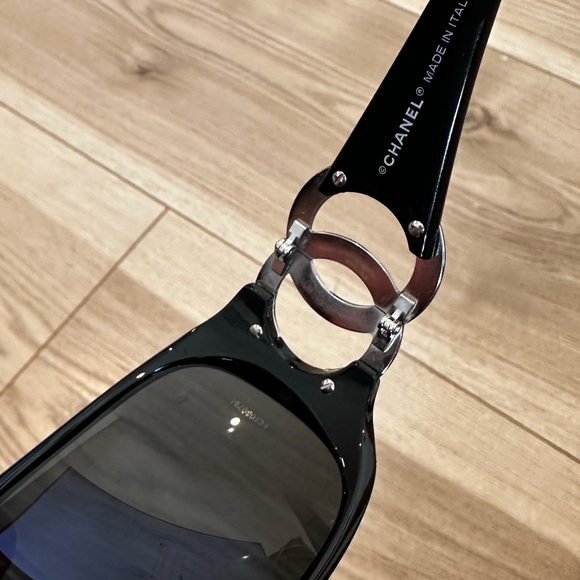 Chanel CC Women’s Black Acetate Sunglasses - Picture 6 of 8